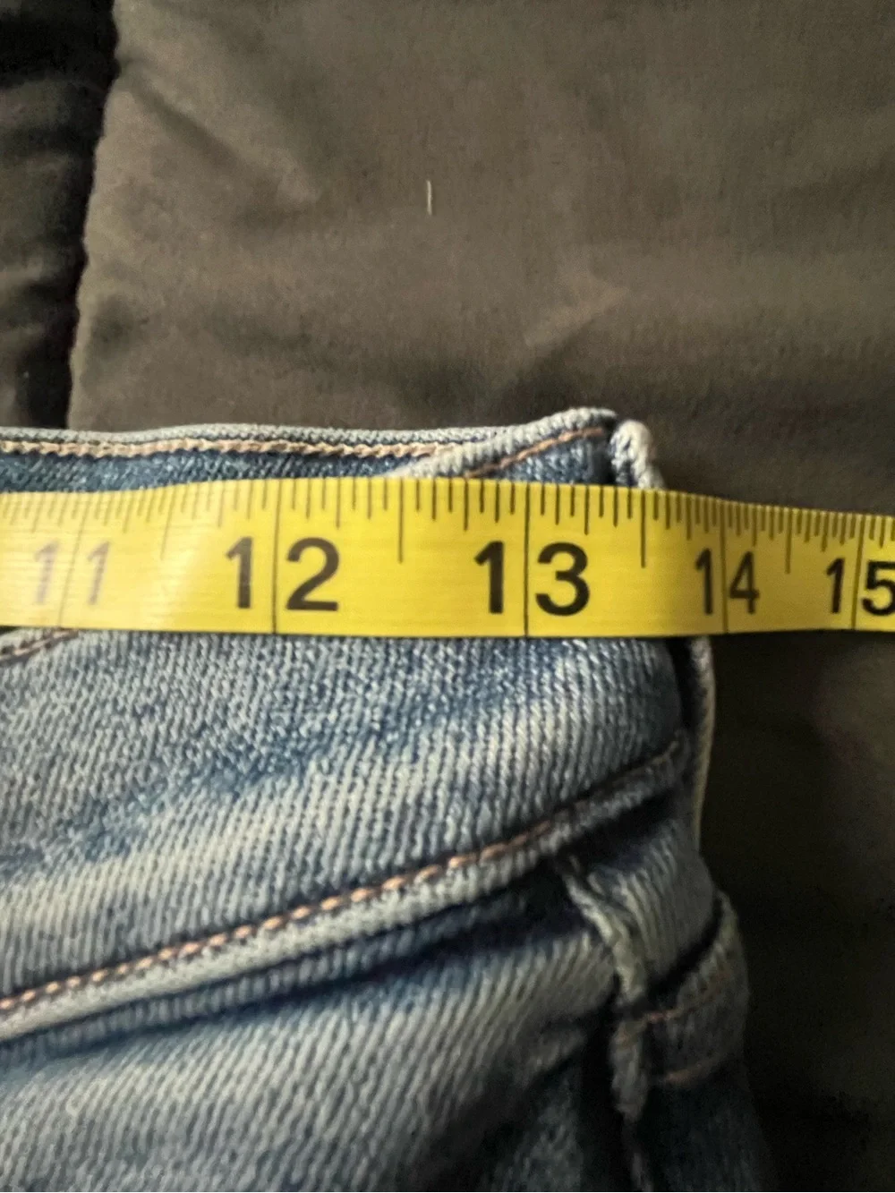 MOTHER denim • the kick it in fan favorite wash size 28 Like new - Picture 5 of 16